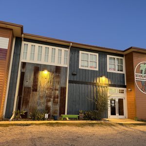 Moondog Seaside Eatery